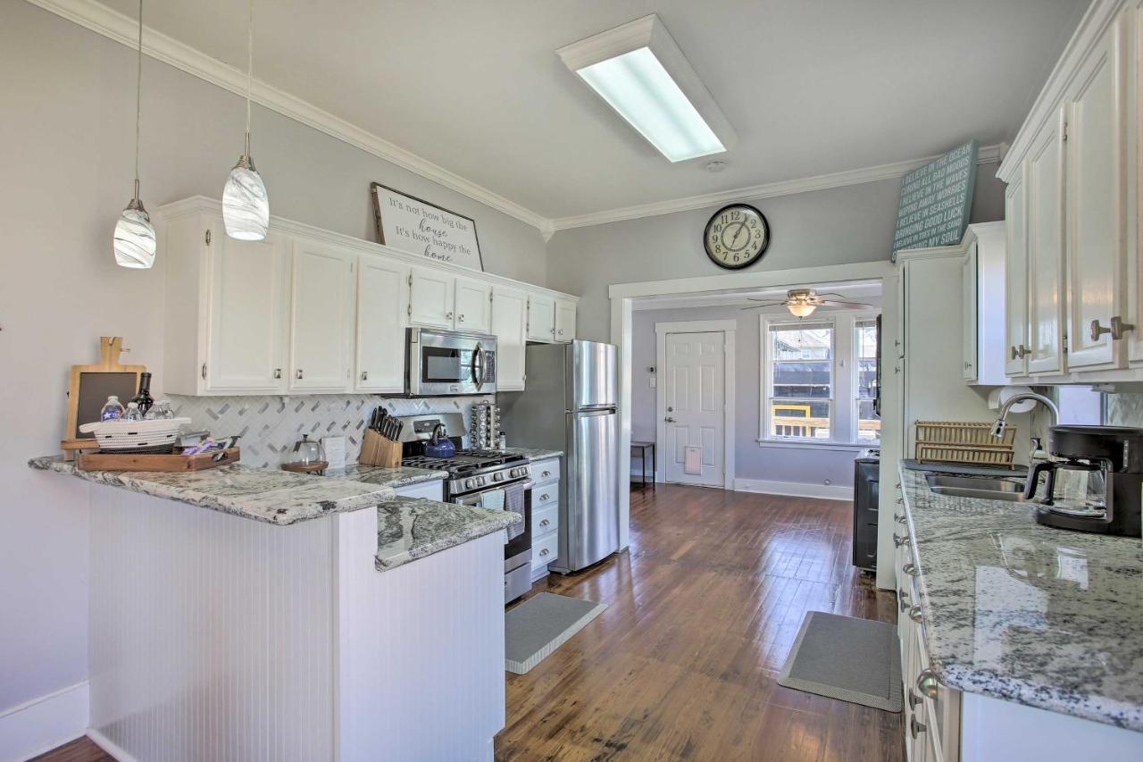 Cozy Beach Bungalow Near Galveston Seawall And Pier Exterior foto