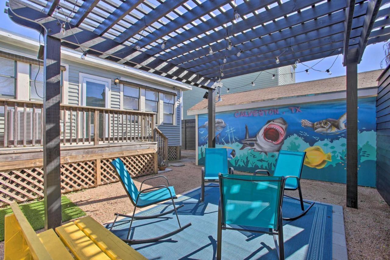 Cozy Beach Bungalow Near Galveston Seawall And Pier Exterior foto